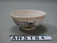 藏品(五彩花卉囍字碗)的圖片